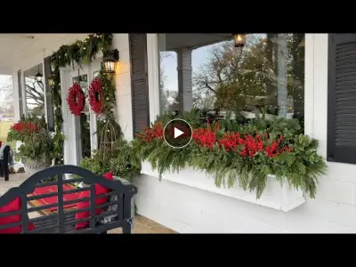 Eye-Catching Windowboxes for Christmas! 